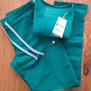 FIGS Scrubs (Hunter Green Set)